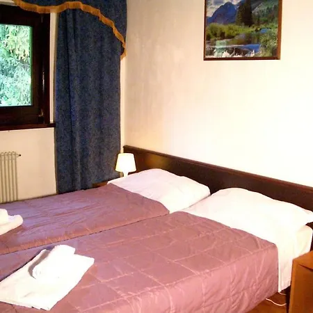 — Pool — Idro Apartment *