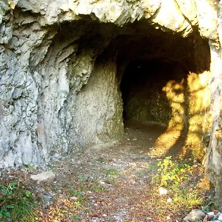 — Pool — Idro * Vesta